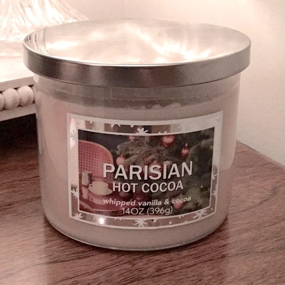 Parisian hot cocoa (whipped vanilla and cocoa) unused, 3-wick candle